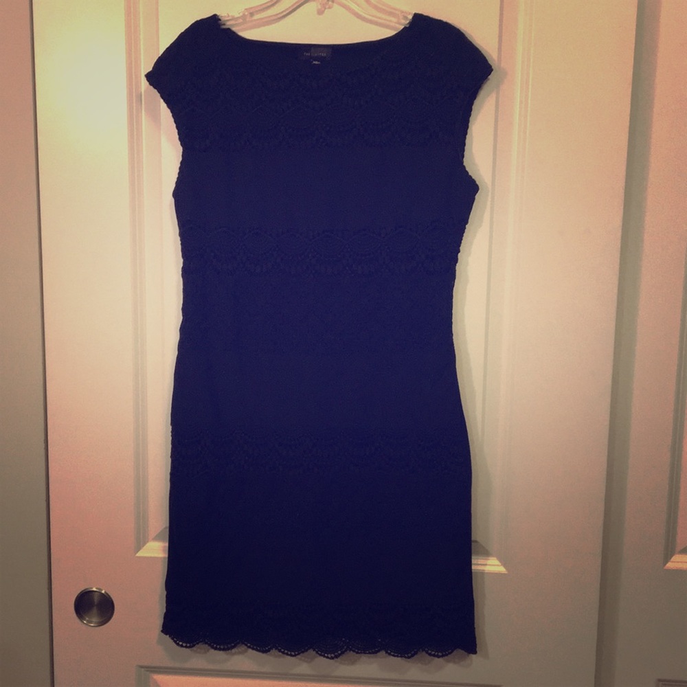 ✨The Limited✨🆕 NWOT Black Lace Accented Dress